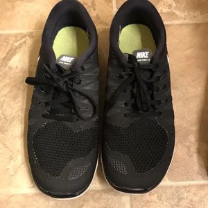 Black Nike free 5.0, youth size 5.5